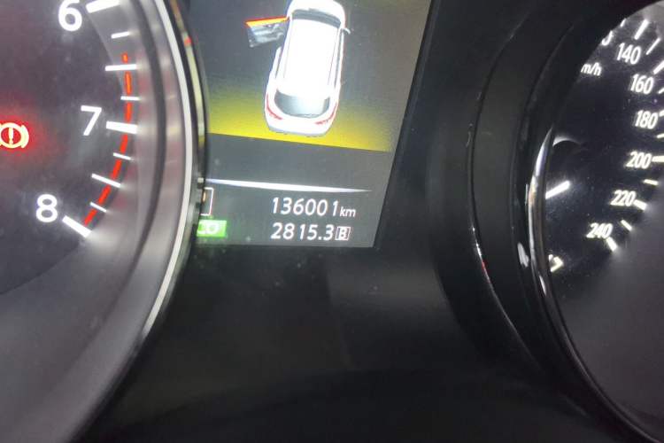 Used Nissan Qashqai 2017 2.0L CVT Smart Enjoyment Version China V Standard Odometer Close Up