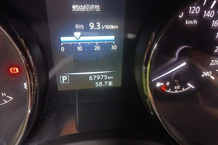 Used Nissan Qashqai 2017 2.0L CVT Smart Enjoyment Version China V Standard Odometer Close Up