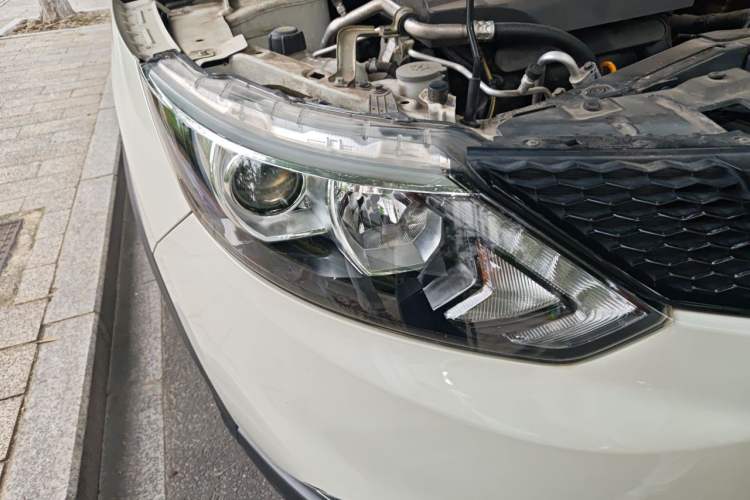 Used Nissan Qashqai 2017 2.0L CVT Smart Enjoyment Version China V Standard Right Front Headlight