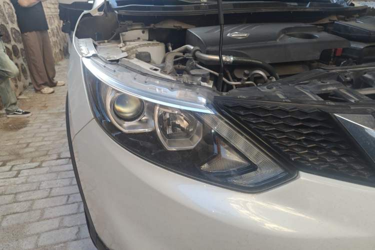 Used Nissan Qashqai 2017 2.0L CVT Elite Edition China V Standard Right Front Headlight