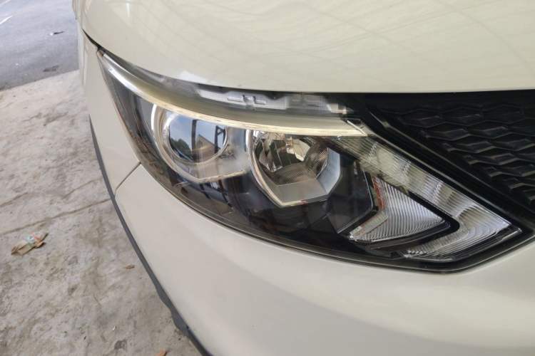 Used Nissan Qashqai 2017 2.0L CVT Smart Enjoyment Version China V Standard Right Front Headlight