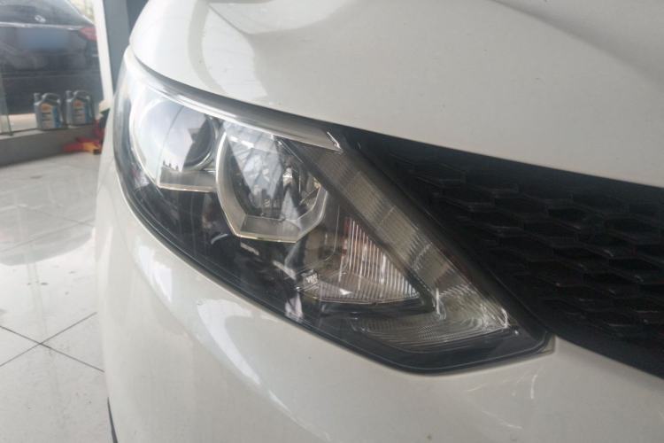 Used Nissan Qashqai 2017 2.0L CVT Elite Edition China V Standard Right Front Headlight