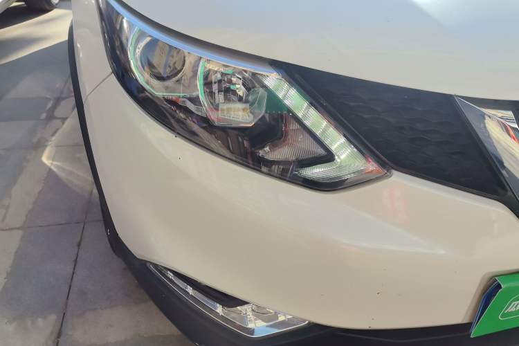 Used Nissan Qashqai 2017 2.0L CVT Luxury Edition China V Standard Right Front Headlight