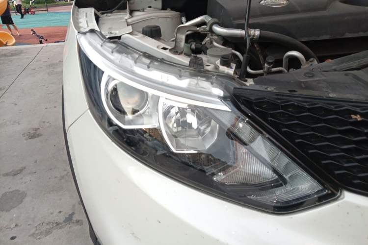 Used Nissan Qashqai 2017 2.0L CVT Elite Edition China V Standard Right Front Headlight