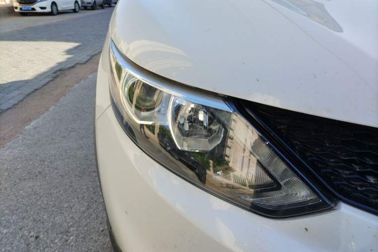 Used Nissan Qashqai 2017 2.0L CVT Smart Enjoyment Version China V Standard Right Front Headlight