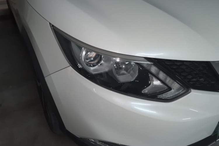 Used Nissan Qashqai 2017 2.0L CVT Luxury Edition China V Standard Right Front Headlight