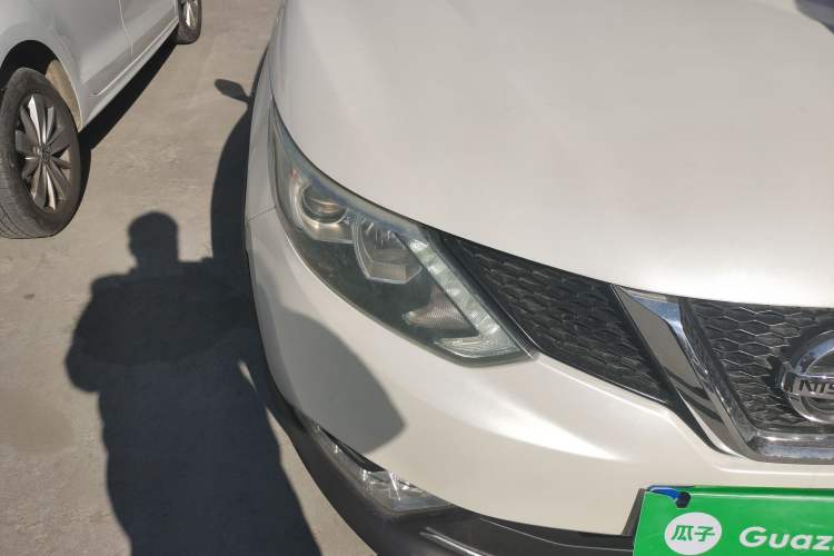 Used Nissan Qashqai 2017 2.0L CVT Luxury Edition China V Standard Right Front Headlight