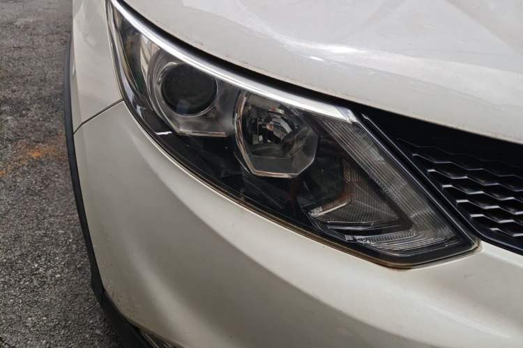 Used Nissan Qashqai 2017 2.0L CVT Smart Enjoyment Version China V Standard Right Front Headlight