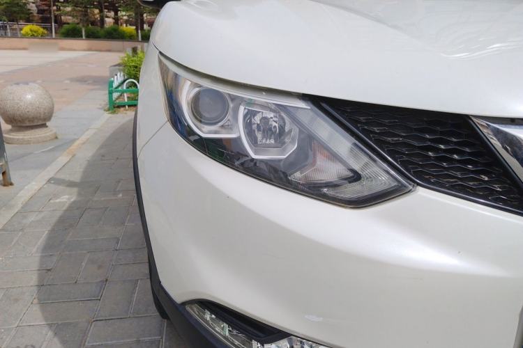 Used Nissan Qashqai 2017 2.0L CVT Elite Edition China V Standard Right Front Headlight