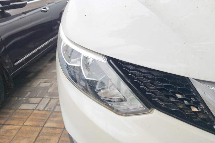 Used Nissan Qashqai 2017 2.0L CVT Luxury Edition China V Standard Right Front Headlight
