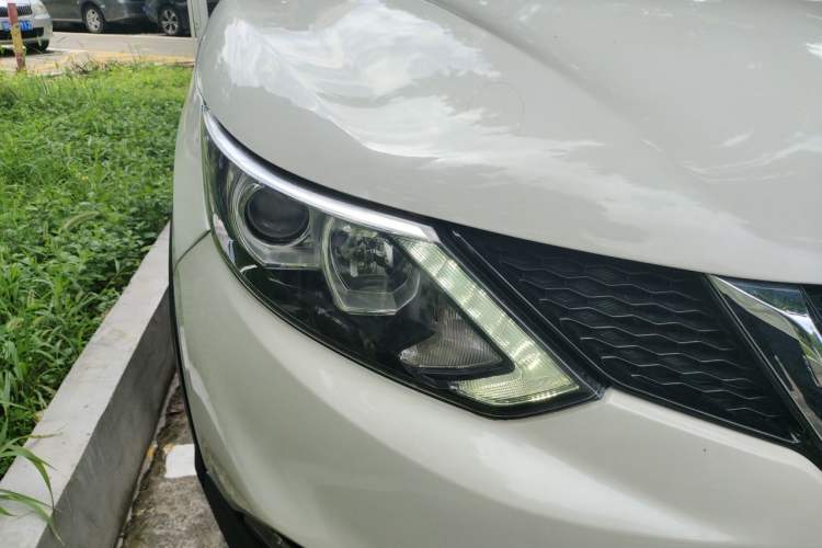 Used Nissan Qashqai 2017 2.0L CVT Elite Edition China V Standard Right Front Headlight
