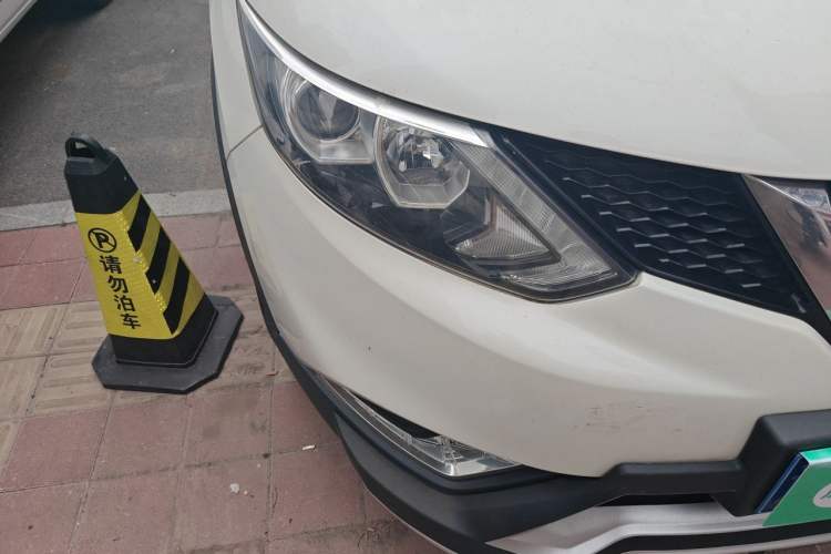 Used Nissan Qashqai 2017 2.0L CVT Smart Enjoyment Version China V Standard Right Front Headlight