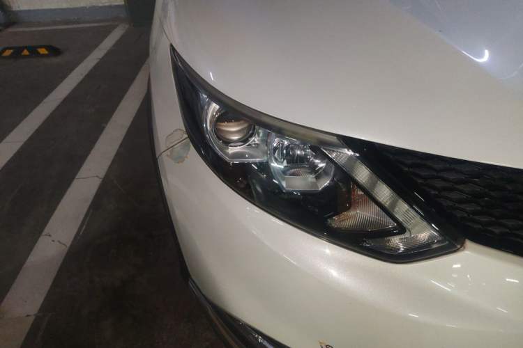 Used Nissan Qashqai 2017 2.0L CVT Luxury Edition China V Standard Right Front Headlight