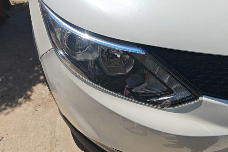 Used Nissan Qashqai 2017 2.0L CVT Elite Edition China V Standard Right Front Headlight