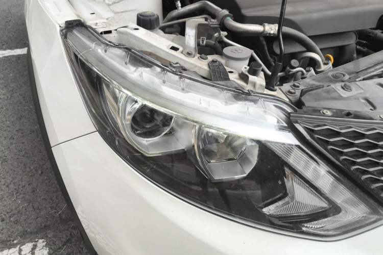 Used Nissan Qashqai 2017 2.0L CVT Smart Enjoyment Version China V Standard Right Front Headlight