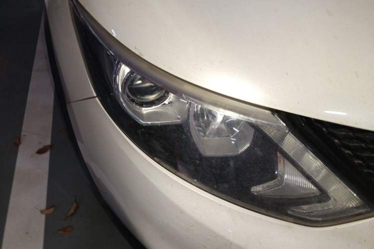 Used Nissan Qashqai 2017 2.0L CVT Smart Enjoyment Version China VI Standard Right Front Headlight