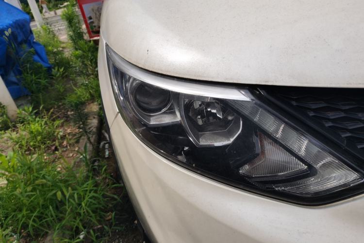 Used Nissan Qashqai 2017 2.0L CVT Luxury Edition China VI Standard Right Front Headlight