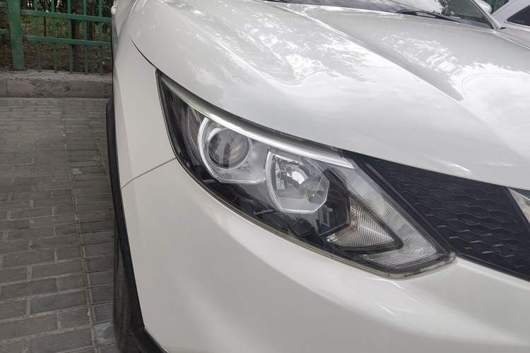 Used Nissan Qashqai 2017 2.0L CVT Luxury Edition China V Standard Right Front Headlight