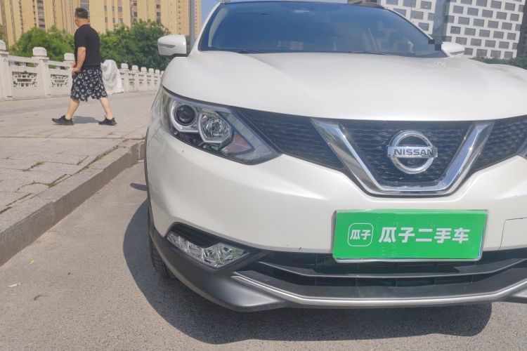 Used Nissan Qashqai 2017 2.0L CVT Luxury Edition China V Standard Right Front Headlight