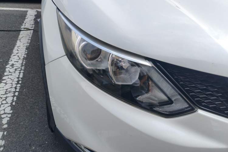 Used Nissan Qashqai 2017 2.0L CVT Smart Enjoyment Version China V Standard Right Front Headlight