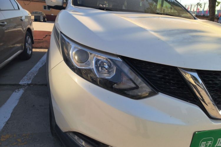 Used Nissan Qashqai 2017 2.0L CVT Luxury Edition China V Standard Right Front Headlight