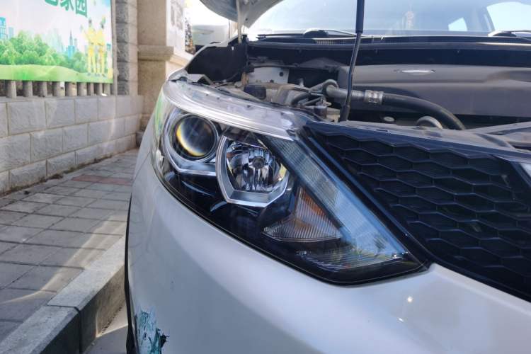 Used Nissan Qashqai 2017 2.0L CVT Luxury Edition China V Standard Right Front Headlight