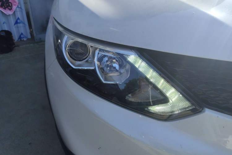 Used Nissan Qashqai 2017 2.0L CVT Elite Edition China V Standard Right Front Headlight
