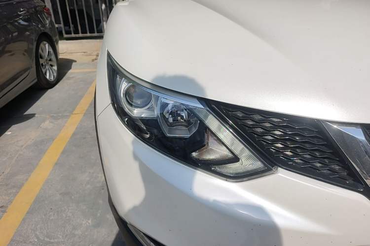 Used Nissan Qashqai 2017 2.0L CVT Smart Enjoyment Version China V Standard Right Front Headlight