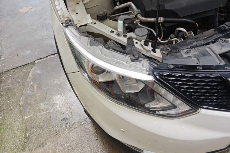 Used Nissan Qashqai 2017 2.0L CVT Smart Enjoyment Version China V Standard Right Front Headlight