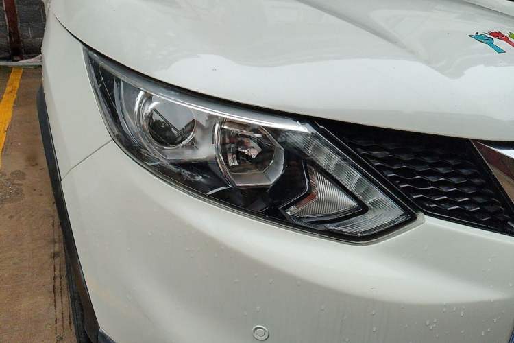 Used Nissan Qashqai 2017 2.0L CVT Luxury Edition China V Standard Right Front Headlight