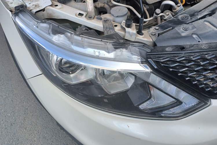 Used Nissan Qashqai 2017 2.0L CVT Smart Enjoyment Version China V Standard Right Front Headlight