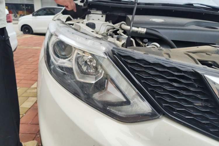 Used Nissan Qashqai 2017 2.0L CVT Smart Enjoyment Version China VI Standard Right Front Headlight