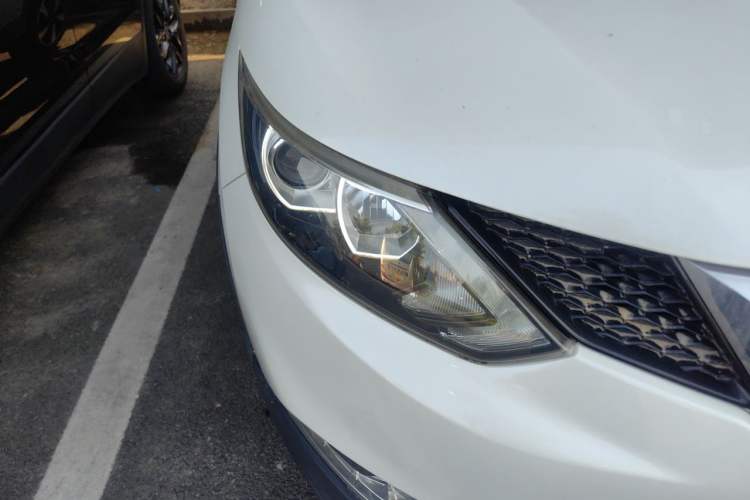 Used Nissan Qashqai 2017 2.0L CVT Smart Enjoyment Version China V Standard Right Front Headlight