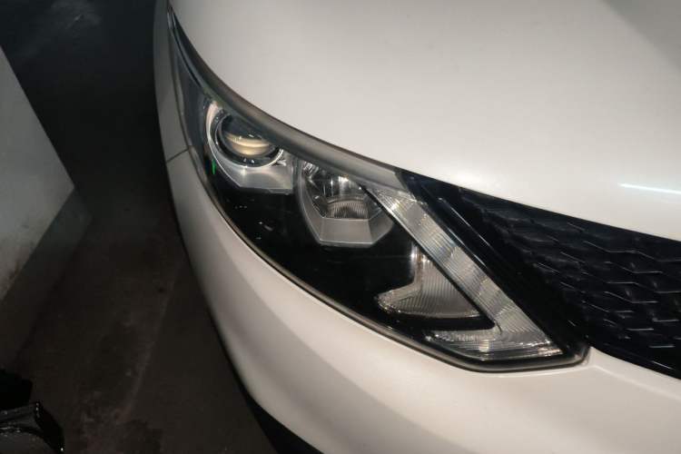 Used Nissan Qashqai 2017 2.0L CVT Smart Enjoyment Version China V Standard Right Front Headlight
