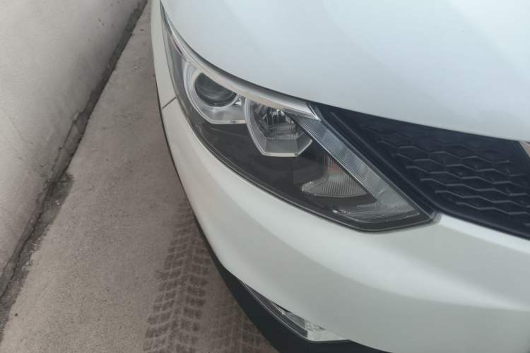 Used Nissan Qashqai 2017 2.0L CVT Smart Enjoyment Version China V Standard Right Front Headlight