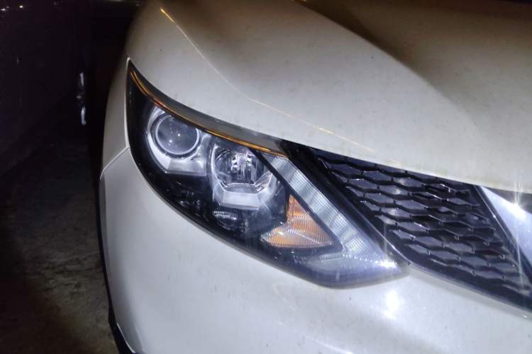 Used Nissan Qashqai 2017 2.0L CVT Smart Enjoyment Version China V Standard Right Front Headlight