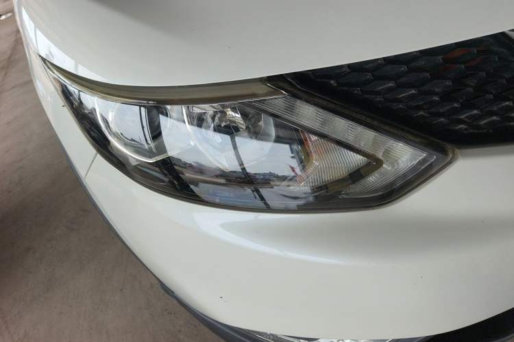 Used Nissan Qashqai 2017 2.0L CVT Elite Edition China V Standard Right Front Headlight
