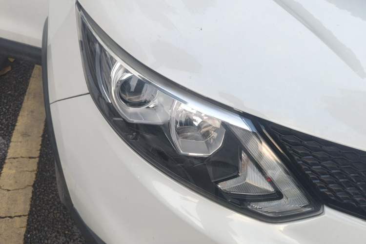 Used Nissan Qashqai 2017 2.0L CVT Smart Enjoyment Version China V Standard Right Front Headlight