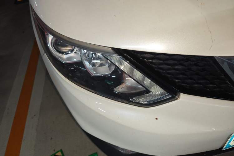 Used Nissan Qashqai 2017 2.0L CVT Luxury Edition China V Standard Right Front Headlight