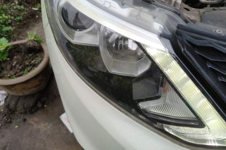 Used Nissan Qashqai 2017 2.0L CVT Luxury Edition China V Standard Right Front Headlight