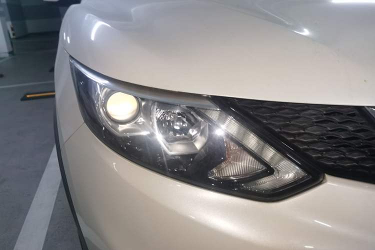 Used Nissan Qashqai 2017 2.0L CVT Luxury Edition China VI Standard Right Front Headlight