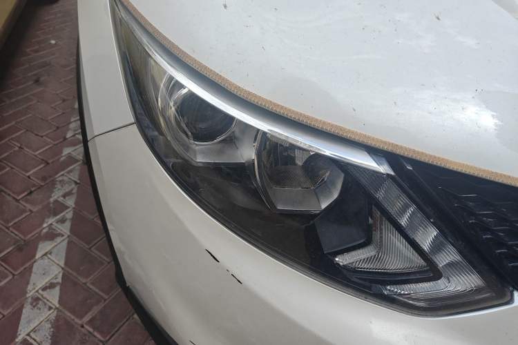Used Nissan Qashqai 2017 2.0L CVT Elite Edition China V Standard Right Front Headlight
