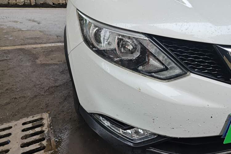 Used Nissan Qashqai 2017 2.0L CVT Luxury Edition China V Standard Right Front Headlight
