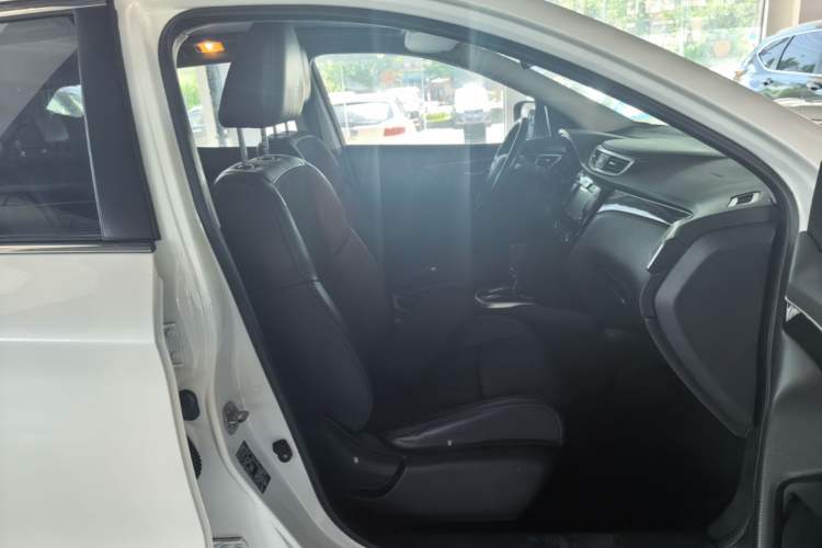 Used Nissan Qashqai 2017 2.0L CVT Luxury Edition China V Standard Right Front Seat