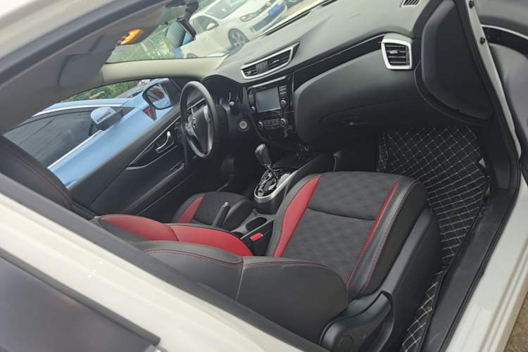 Used Nissan Qashqai 2017 2.0L CVT Smart Enjoyment Version China V Standard Right Front Seat