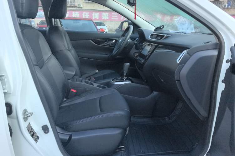 Used Nissan Qashqai 2017 2.0L CVT Elite Edition China VI Standard Right Front Seat