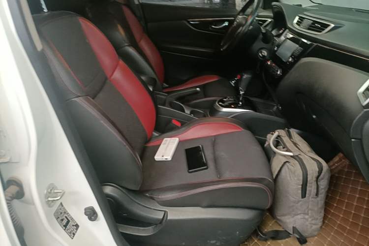 Used Nissan Qashqai 2017 2.0L CVT Smart Enjoyment Version China VI Standard Right Front Seat