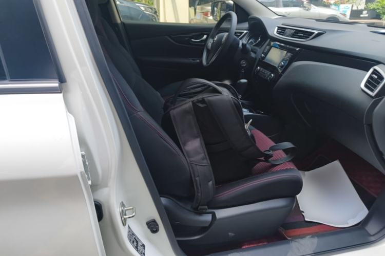 Used Nissan Qashqai 2017 2.0L CVT Elite Edition China V Standard Right Front Seat