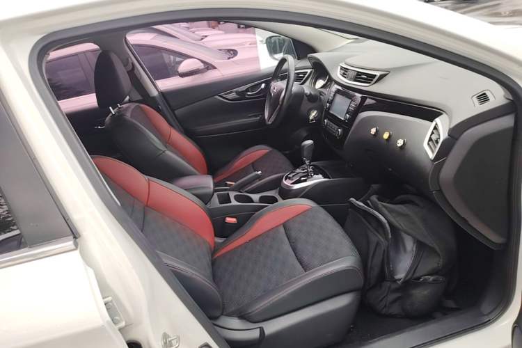 Used Nissan Qashqai 2017 2.0L CVT Smart Enjoyment Version China V Standard Right Front Seat