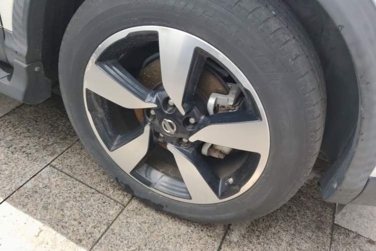 Used Nissan Qashqai 2017 2.0L CVT Luxury Edition China V Standard Right Front Wheel Hub